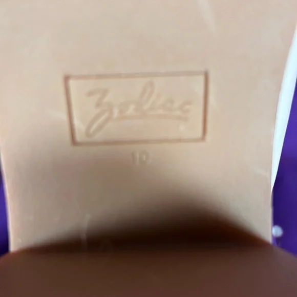 Zodiac Cream Loafers with Gold Buckle - Picture 4 of 4